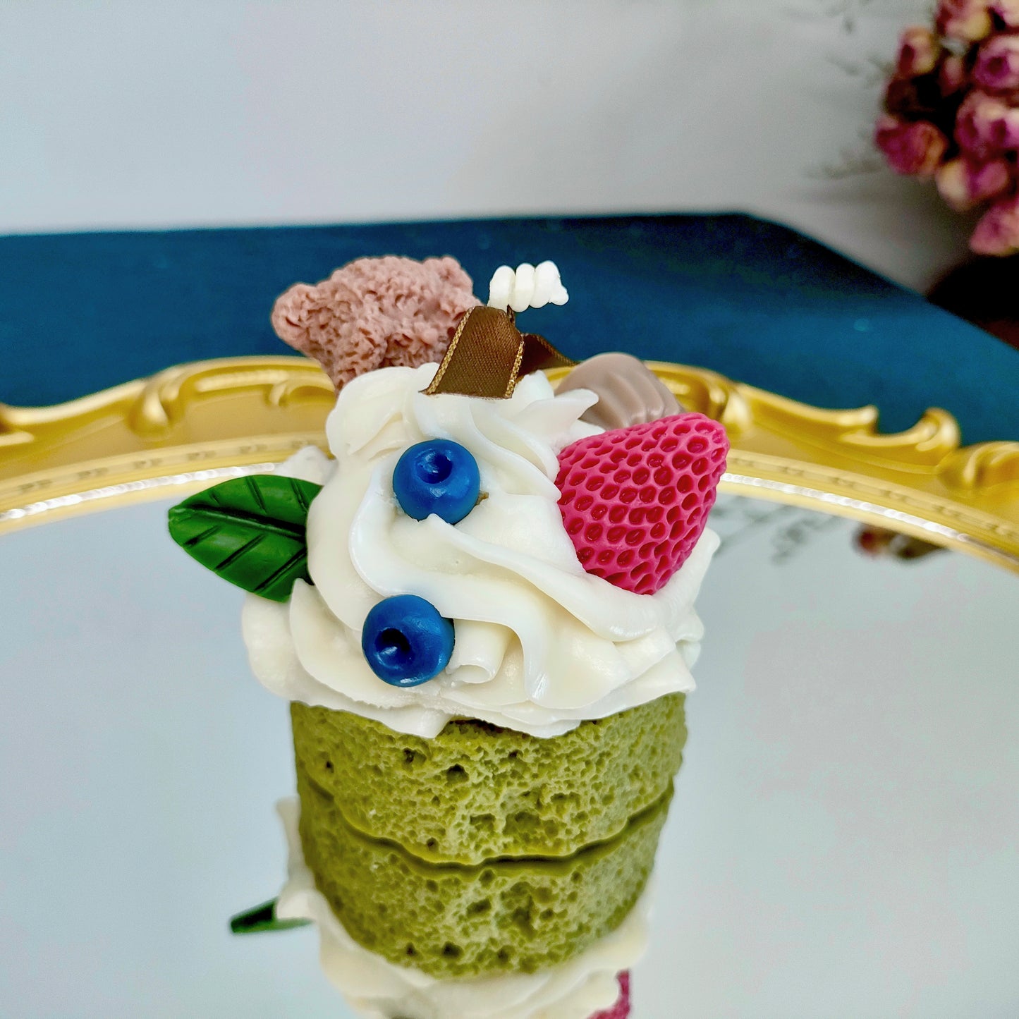 Sponge Cake Bear Scented Candle (Green)