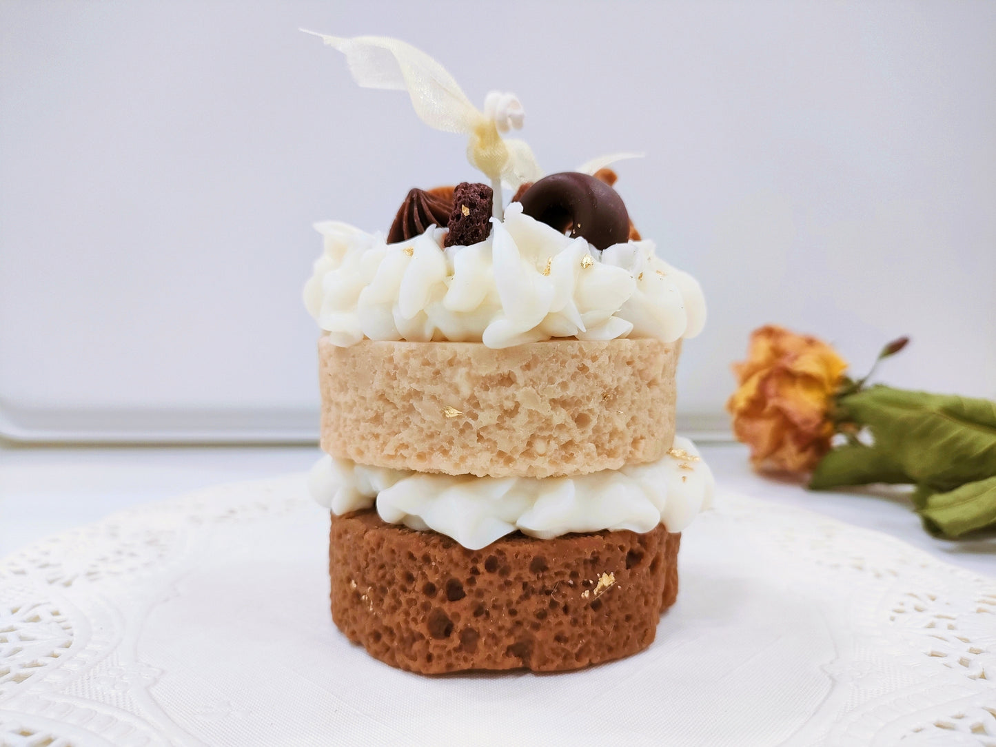 Two Layers Goldleaf Cake Scented Candle