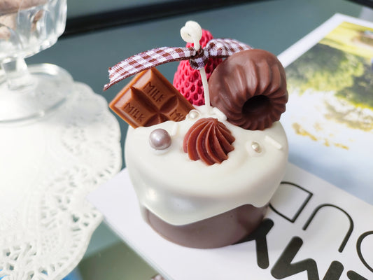 Glaze Cake Scented Candle ( Brown)