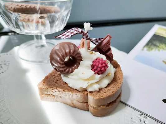 Bread Scented Candle