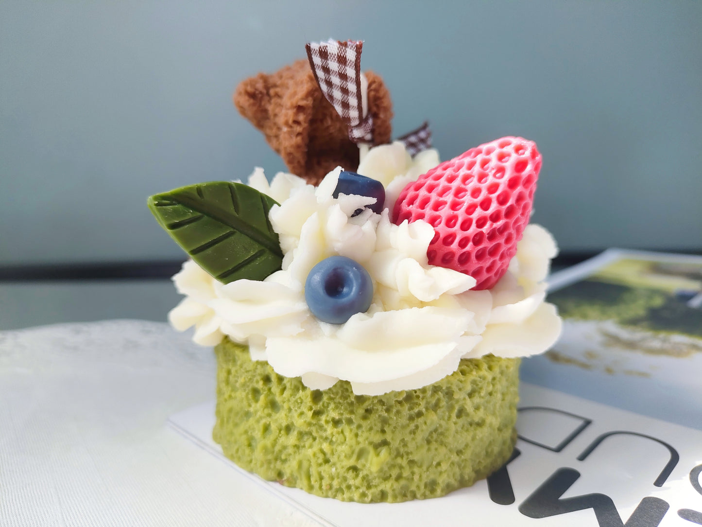 Sponge Cake Bear Scented Candle (Green)