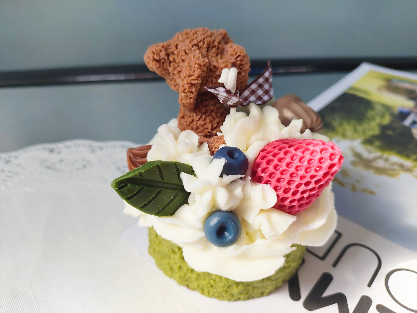 Sponge Cake Bear Scented Candle (Green)